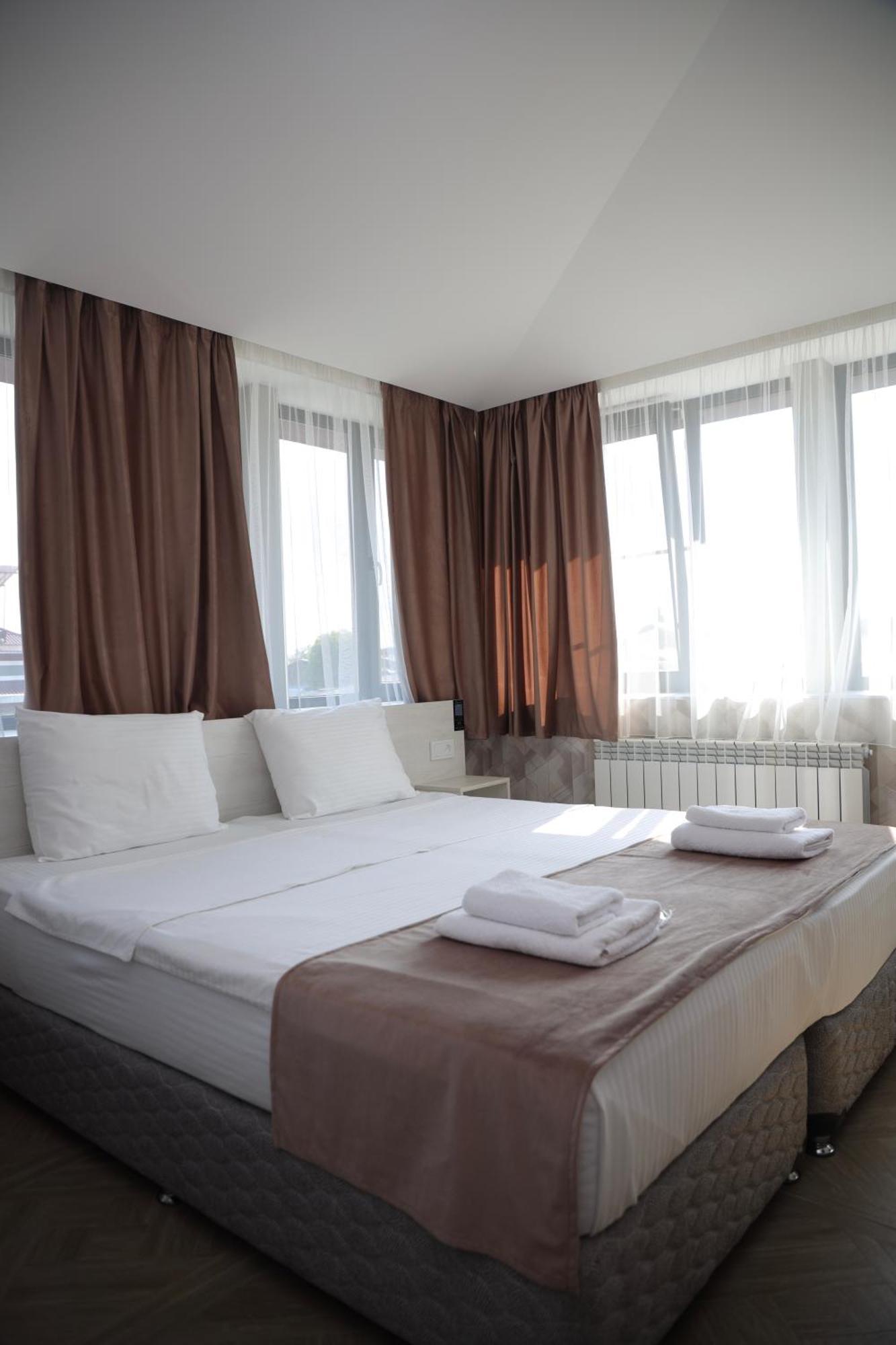Chief Hotel Γκιουμρί Εξωτερικό φωτογραφία