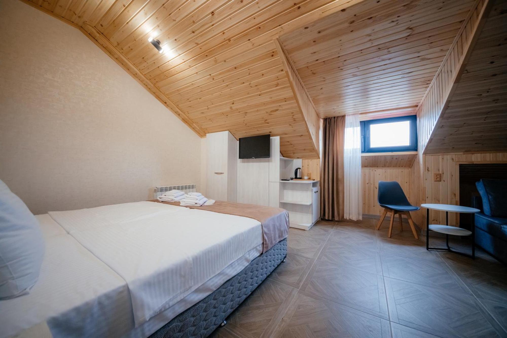 Chief Hotel Γκιουμρί Εξωτερικό φωτογραφία