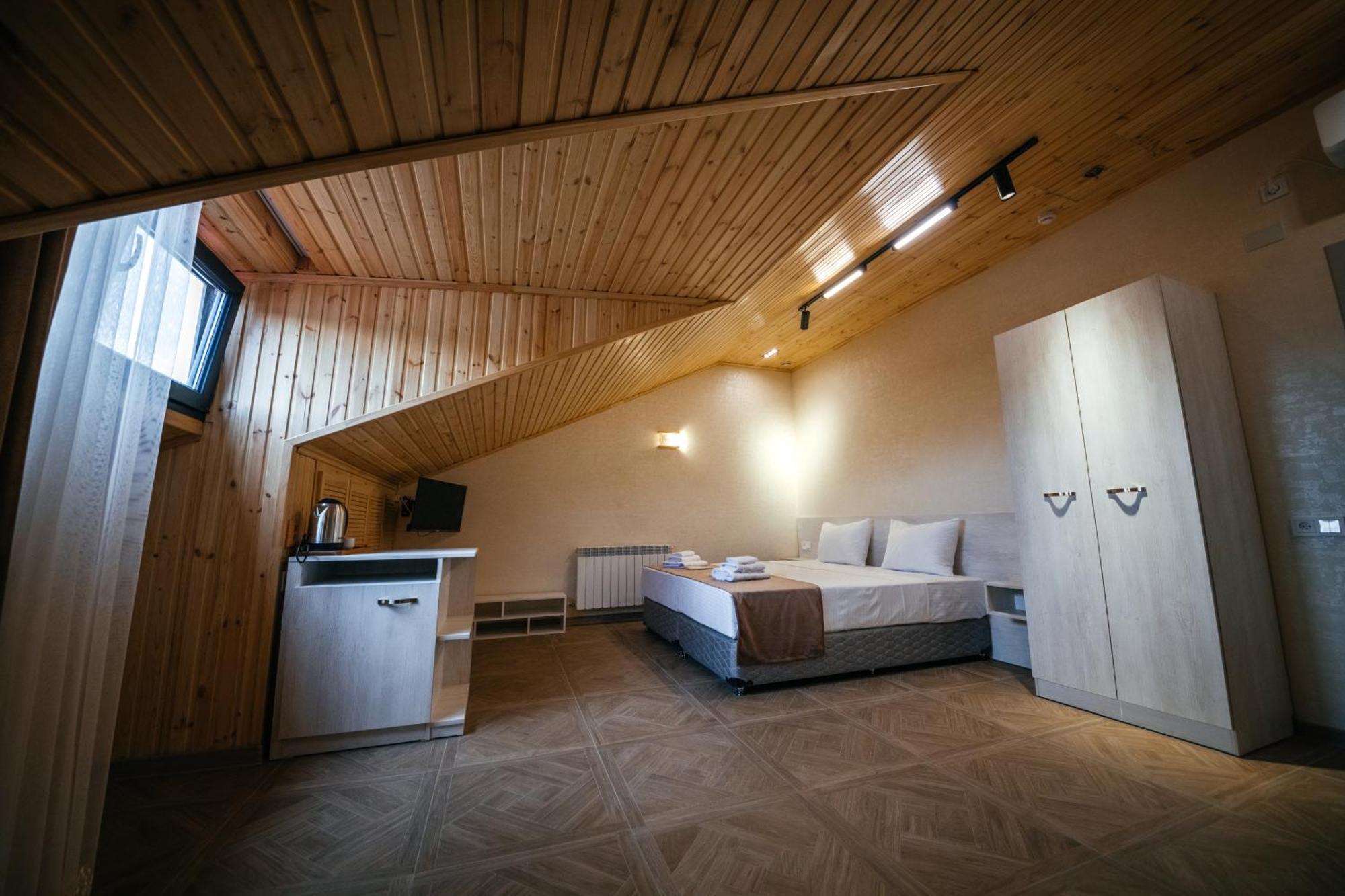 Chief Hotel Γκιουμρί Εξωτερικό φωτογραφία