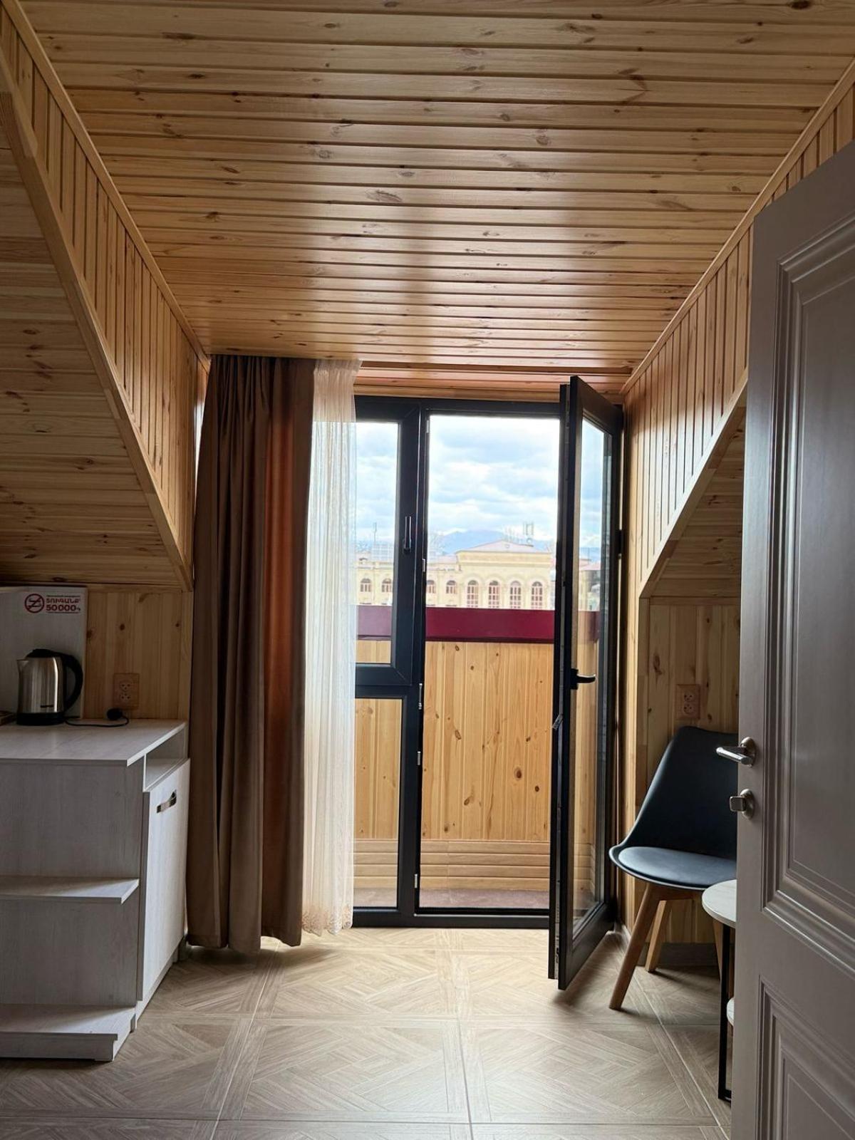 Chief Hotel Γκιουμρί Εξωτερικό φωτογραφία